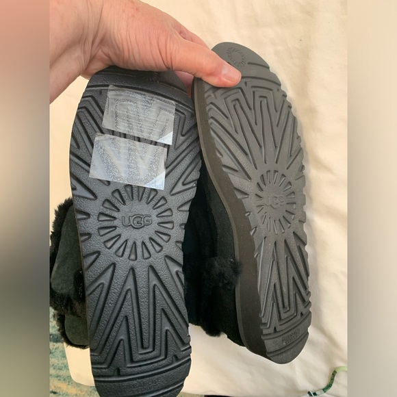 UGG Classic Black Mini Fluff Spill Seam Boot (9) S/N 1112500 🌴 - Picture 8 of 13